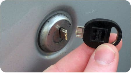 Broken vehicle Keys Repairing in Dubai